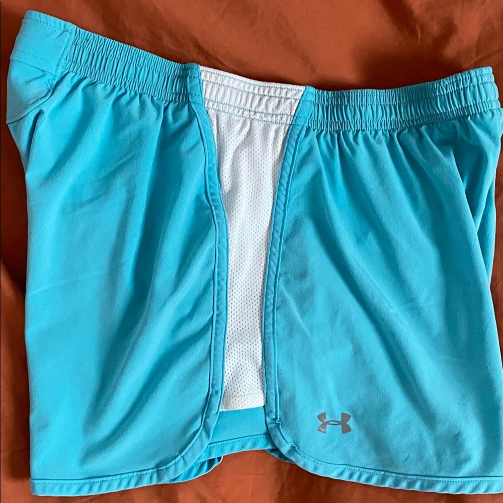 Under armour water break shorts for woman